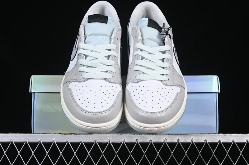 All Categories Air Jordan Jordan Series Basketball Shoes Air Jordan 1 Low Air Jordan 1 Low OG "CNY" AJ1 Joe 1 Year of the Snake Limited Silver Snake Low-top Retro Basketball Shoes HF3144-100